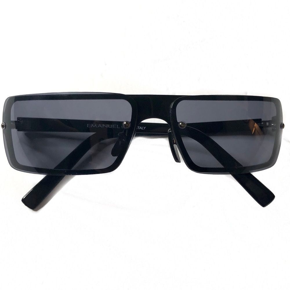 EMANUELβBlack Skinny Rectangular Sunglasses